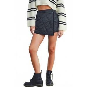 NEW BUTTERMELON quilted with binding detailed skorts in black